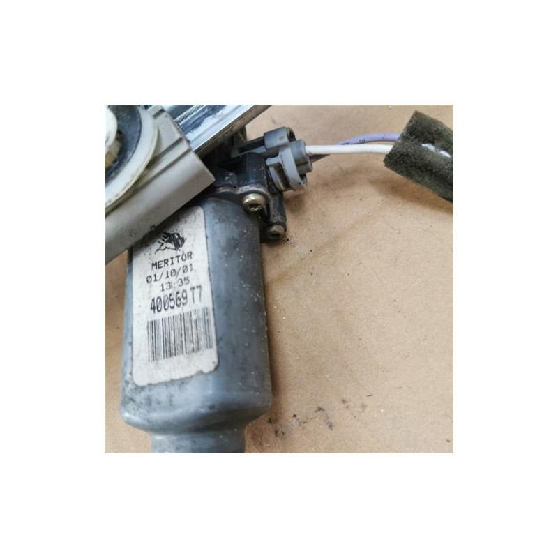 ELEVALUNAS ELECTRICO DEL. DCHO.