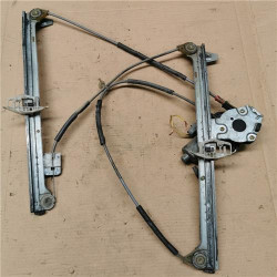 ELEVALUNAS ELECTRICO DCHO.