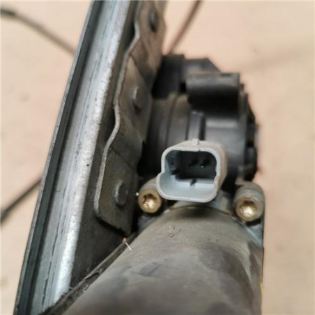 ELEVALUNAS ELECTRICO DCHO.