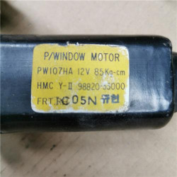 ELEVALUNAS ELECTRICO DCHO.