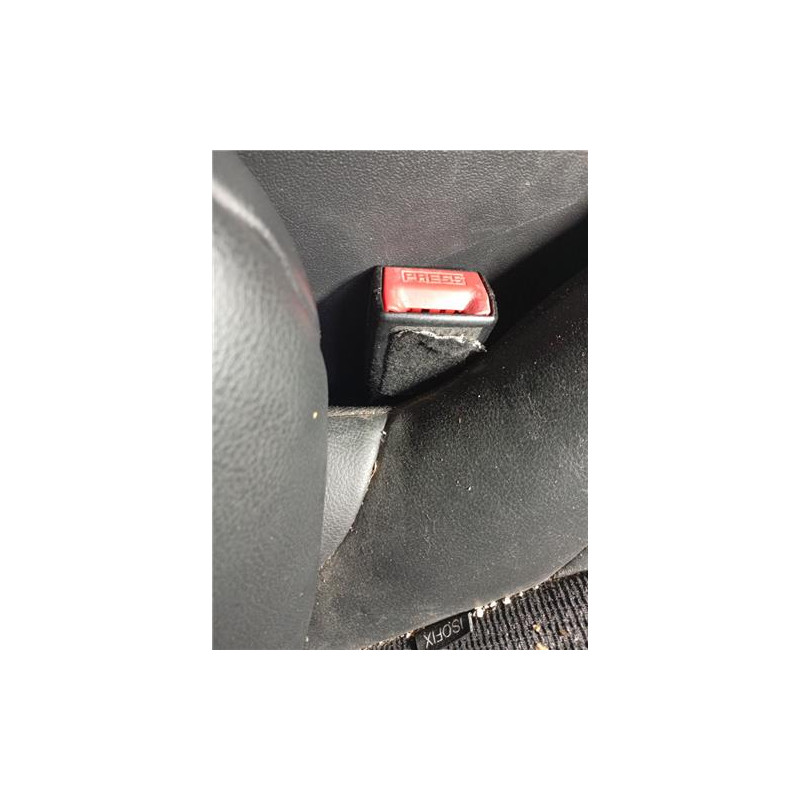 ANCLAJE CINTURON DEL. DCHO.