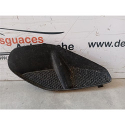 REJILLA PARAGOLPES DEL. DCHA.