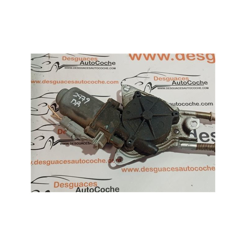 ELEVALUNAS ELECTRICO DCHO.